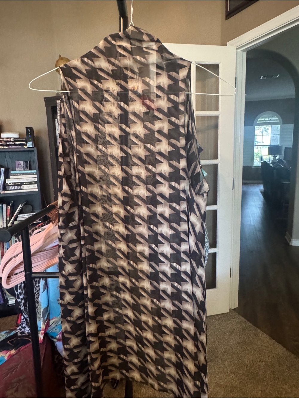 Women’s Sleeveless Patterned Duster Vest - Beige & Black